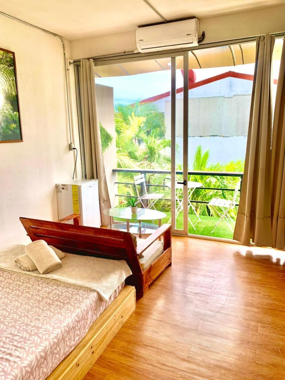 Beach Lofts And Surf Jaco Bagian luar foto
